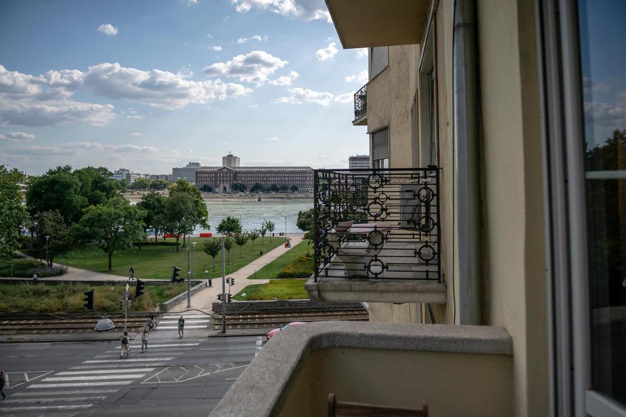Riverside Balcony Apartment With View To Danube Будапеща Екстериор снимка