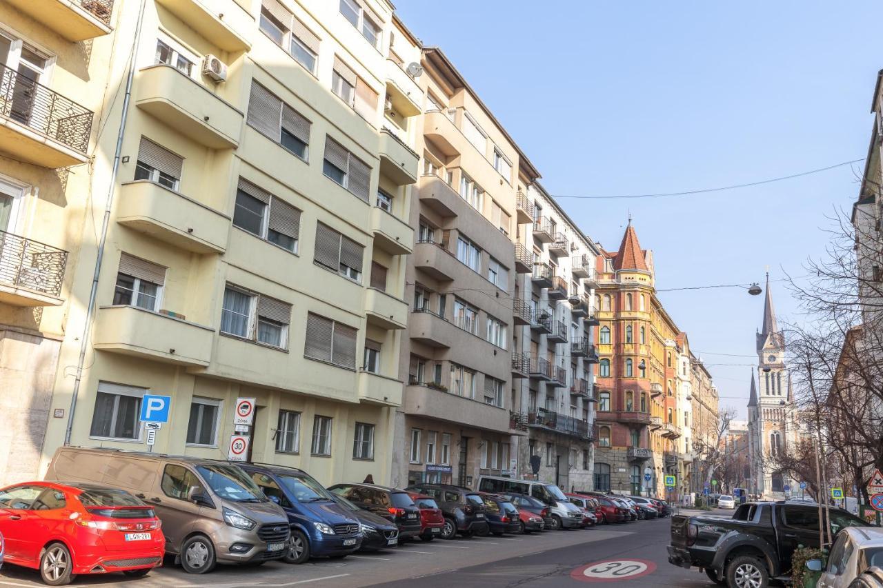 Riverside Balcony Apartment With View To Danube Будапеща Екстериор снимка