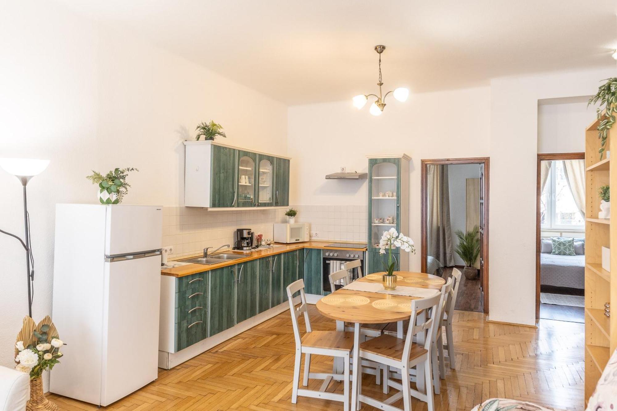Riverside Balcony Apartment With View To Danube Будапеща Екстериор снимка