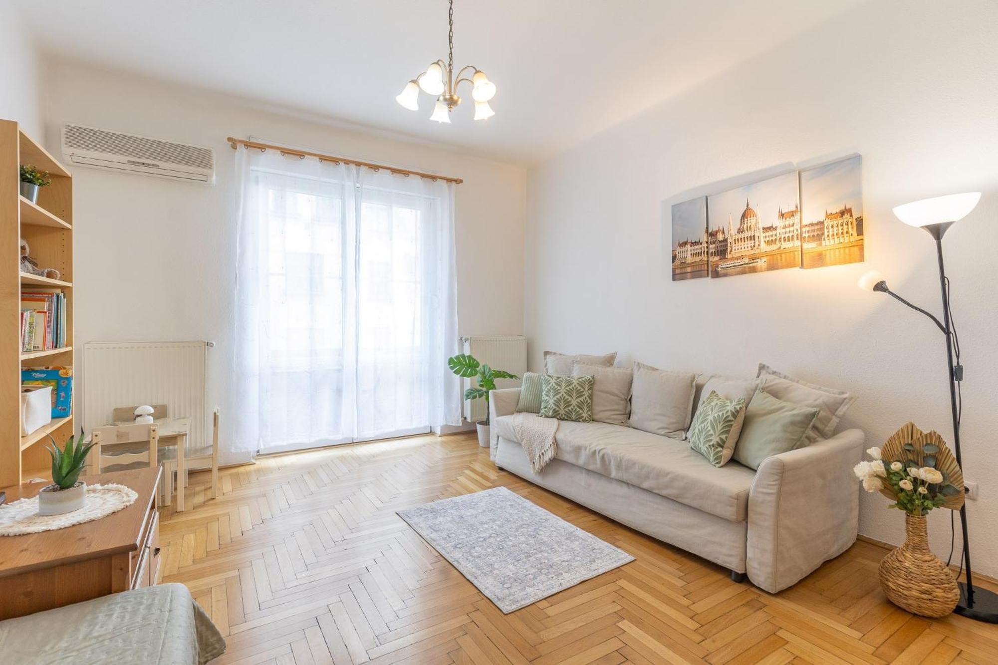 Riverside Balcony Apartment With View To Danube Будапеща Екстериор снимка
