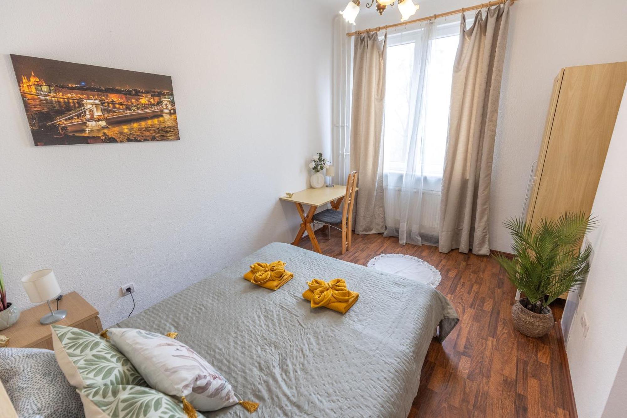Riverside Balcony Apartment With View To Danube Будапеща Екстериор снимка