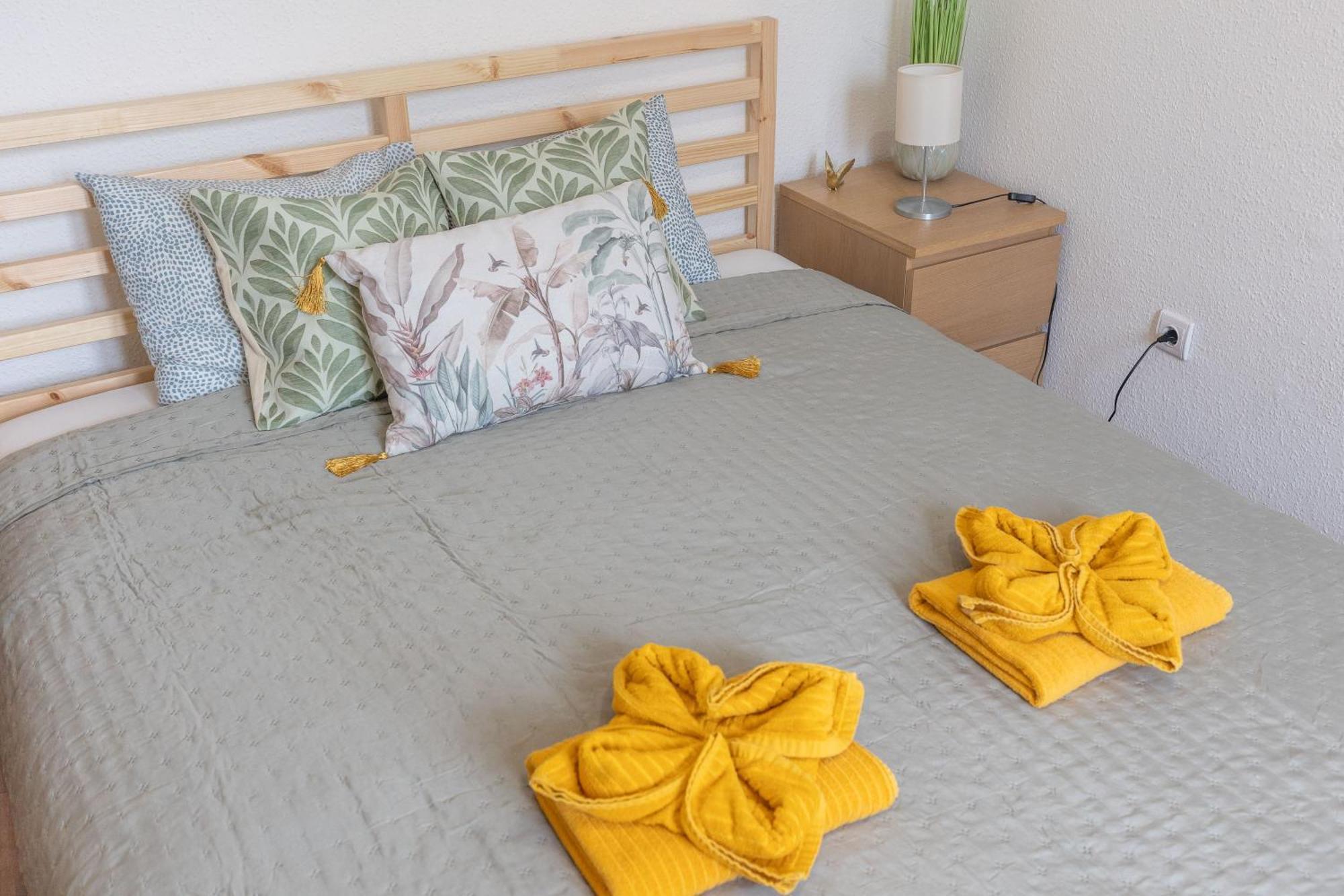 Riverside Balcony Apartment With View To Danube Будапеща Екстериор снимка